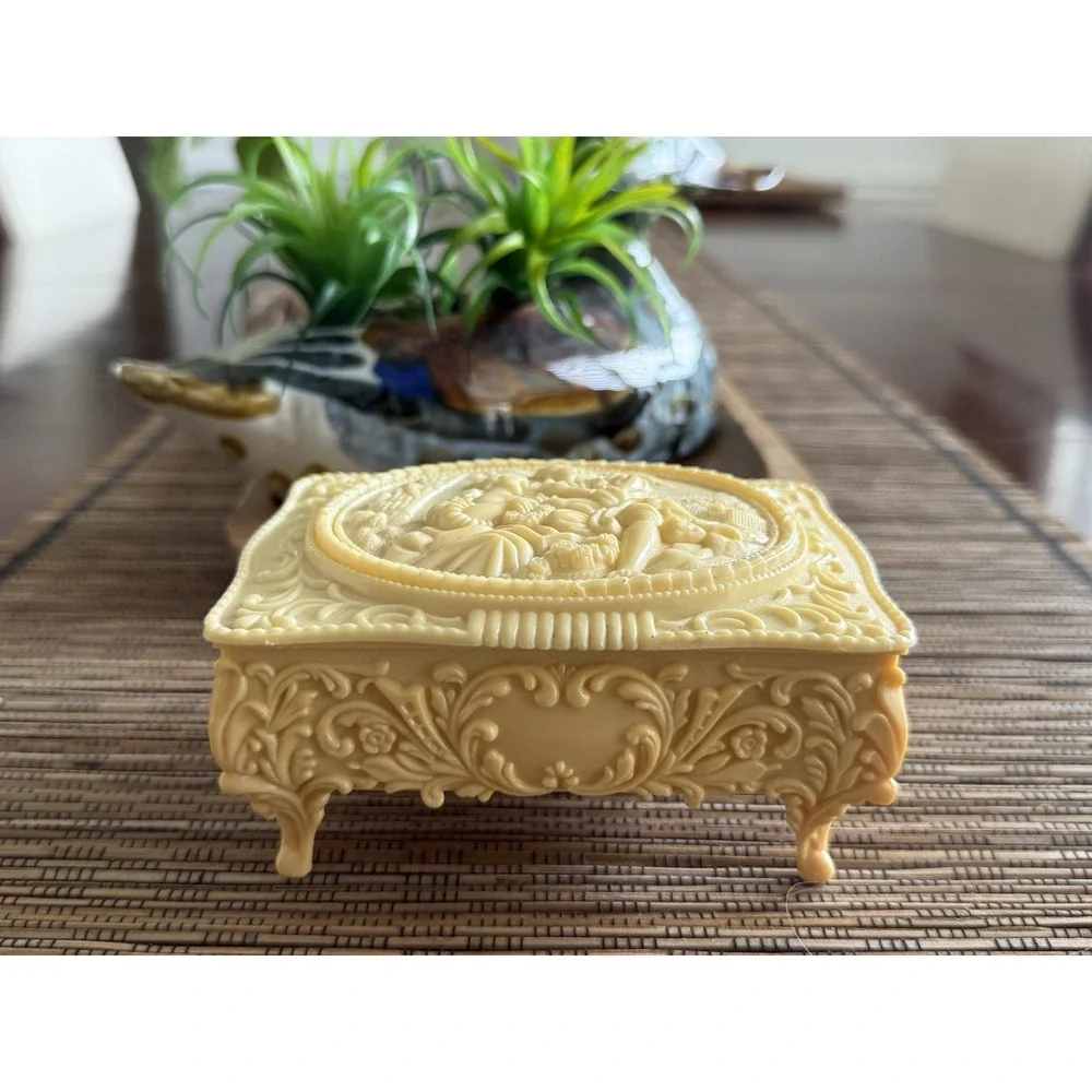 Vintage Celluloid Plastic Jewelry Trinket Box Beige Victorian Style MCM 4.5